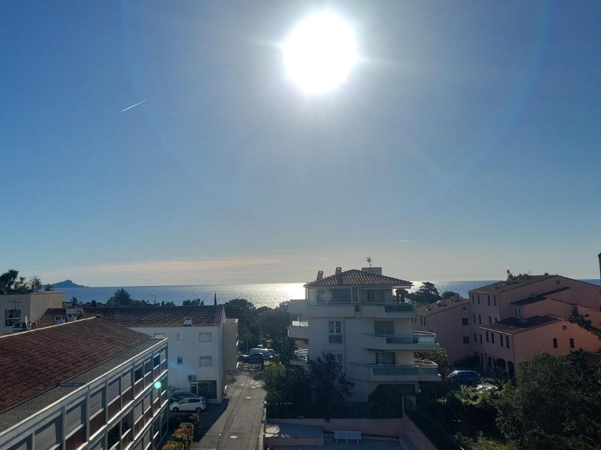 Bel Appartement A 200M De La Mer! Fréjus Kültér fotó
